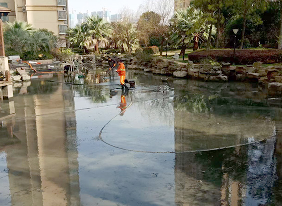 乌坡镇景观池淤泥清理