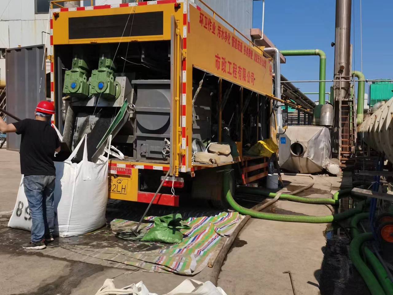 乌坡镇淤泥压干处理